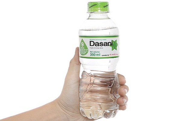 Giao nước suối Dasani ở TPHCM