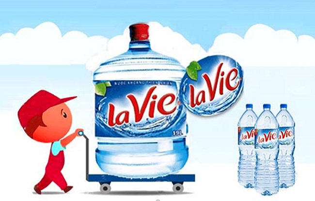 Giao nước suối Lavie tại Quận 1